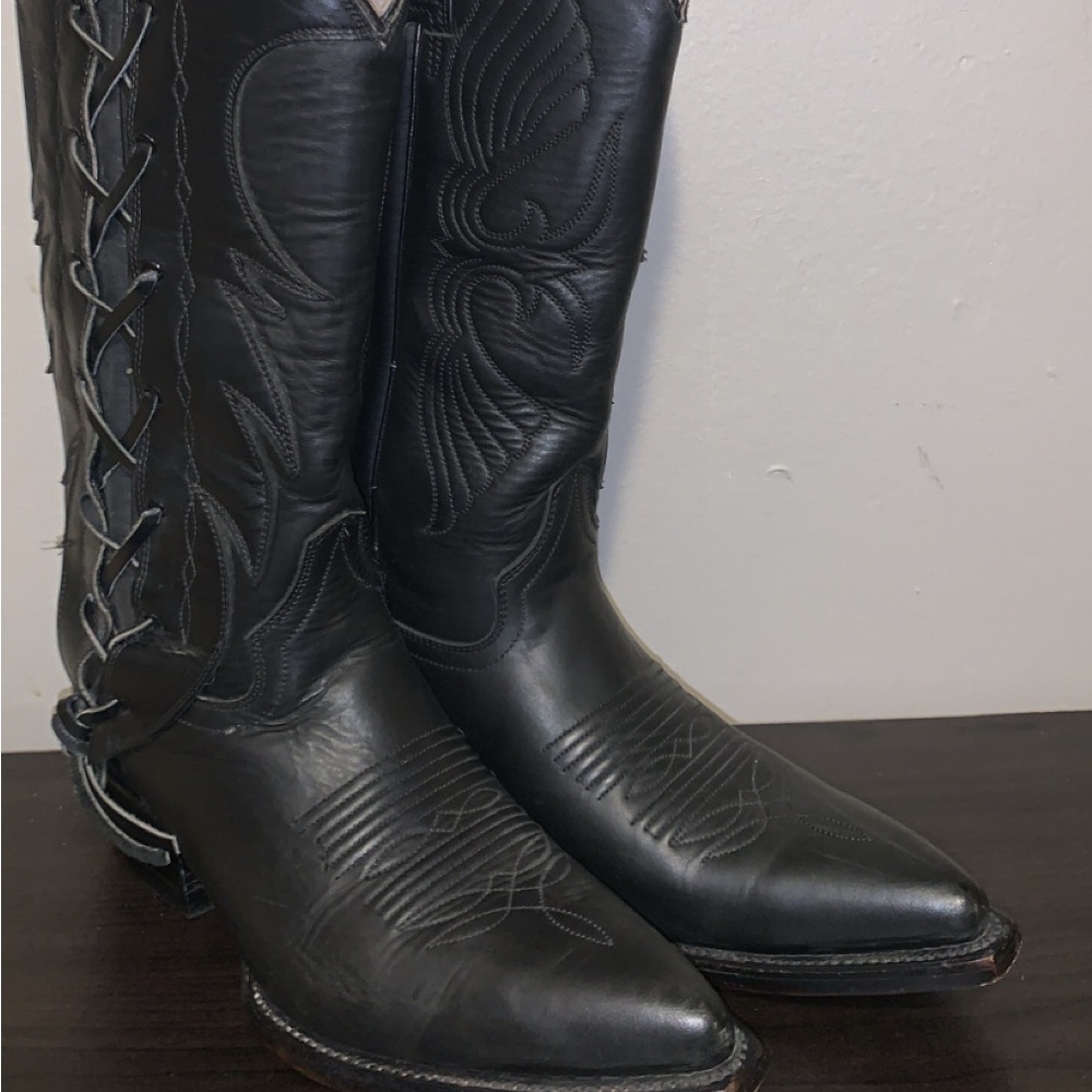 RUDEL Black Cowboy Western Boots with Intricate Stitching